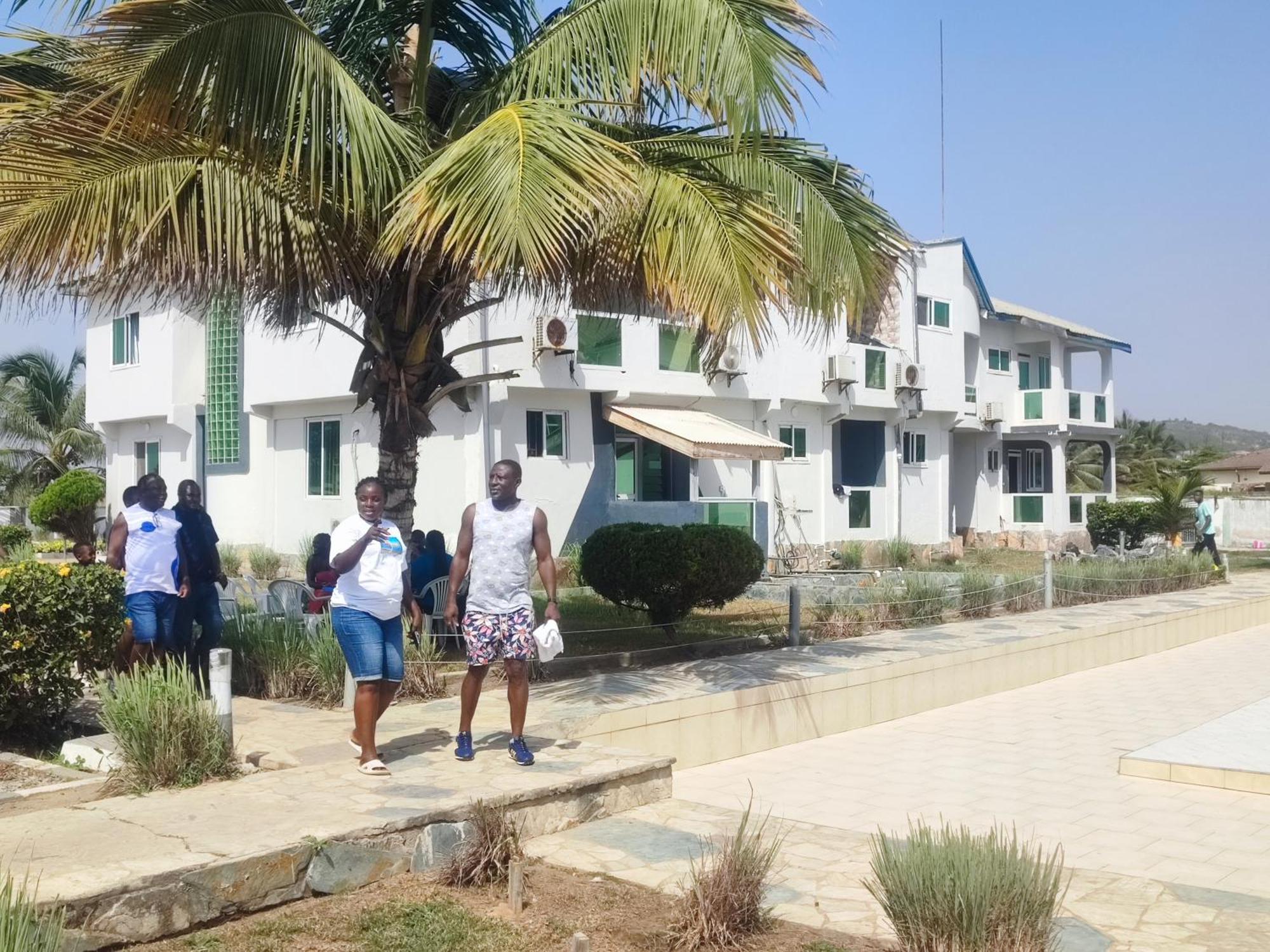 Ellisa Hospitality And Spa Hotel Accra Exterior photo