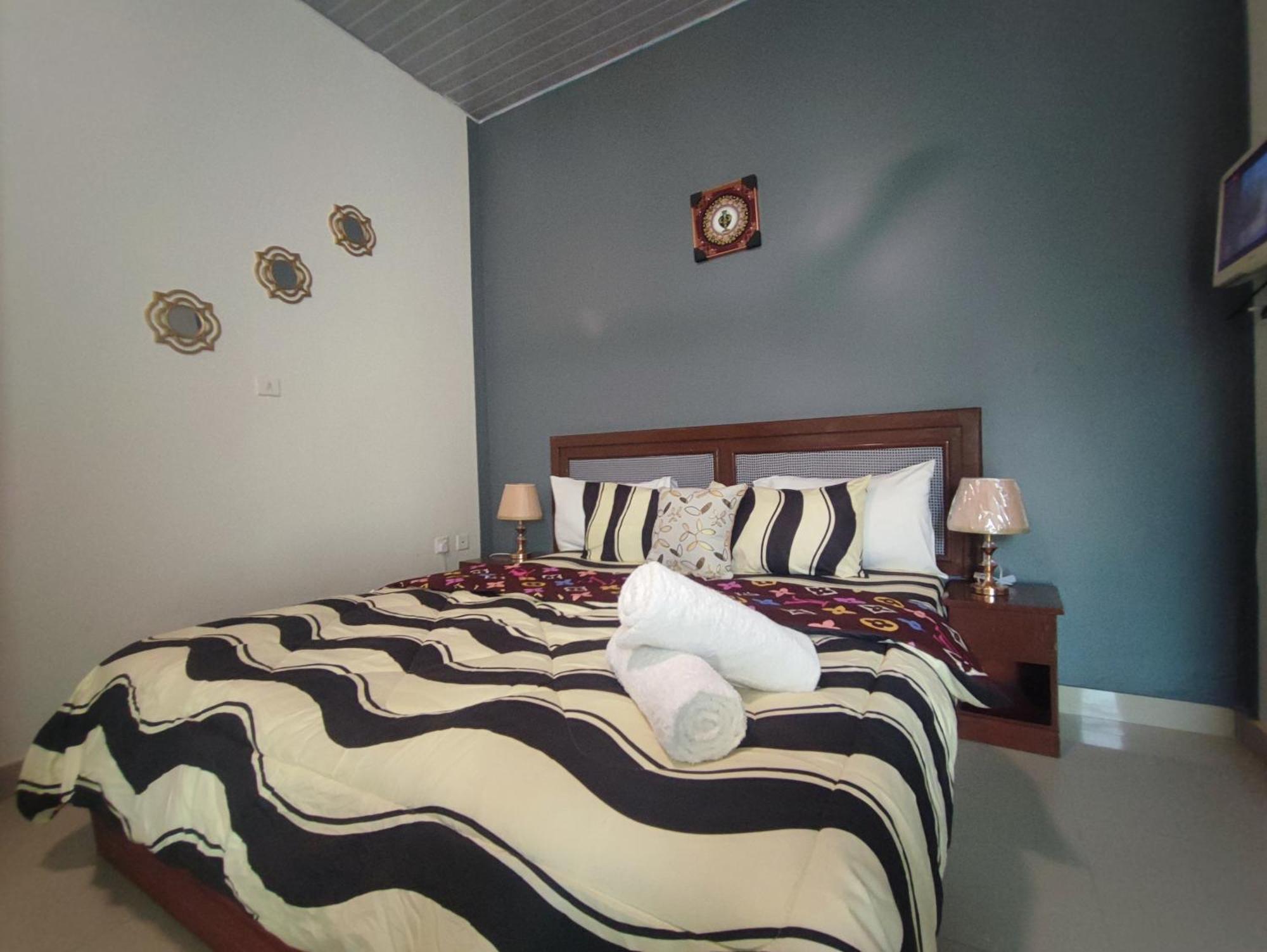 Ellisa Hospitality And Spa Hotel Accra Exterior photo