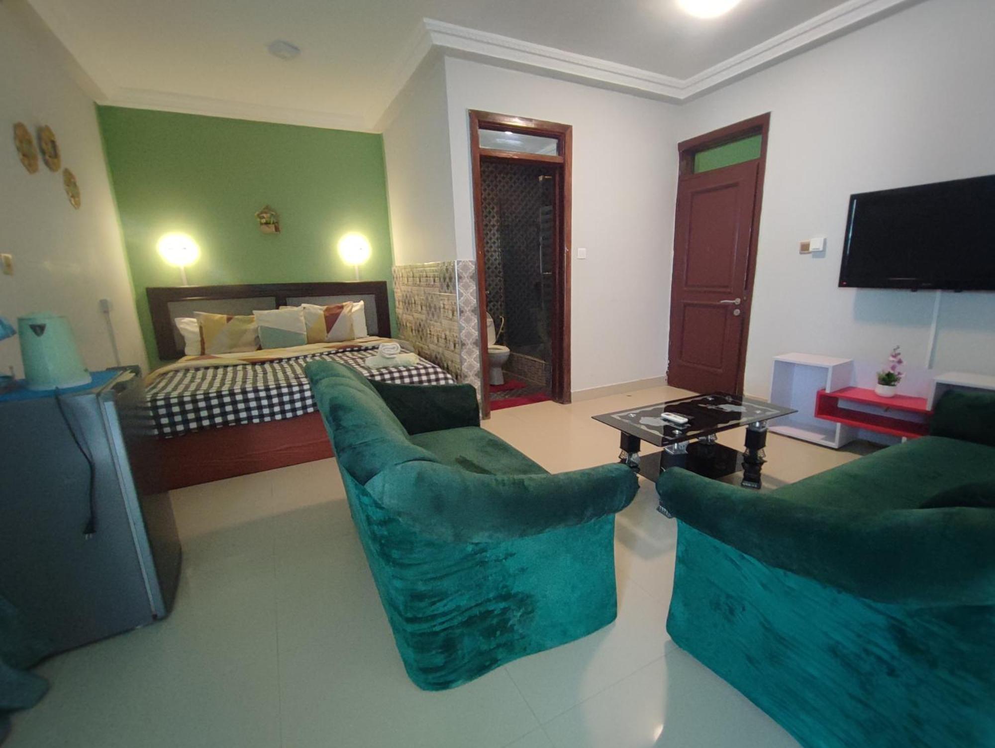 Ellisa Hospitality And Spa Hotel Accra Exterior photo